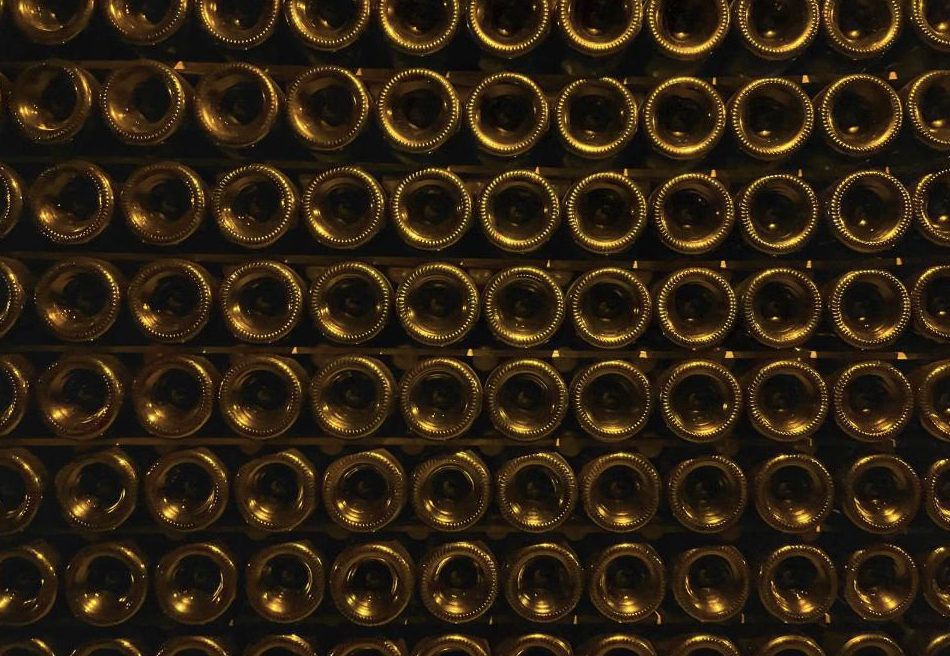 Bouteilles de champagne en cave
